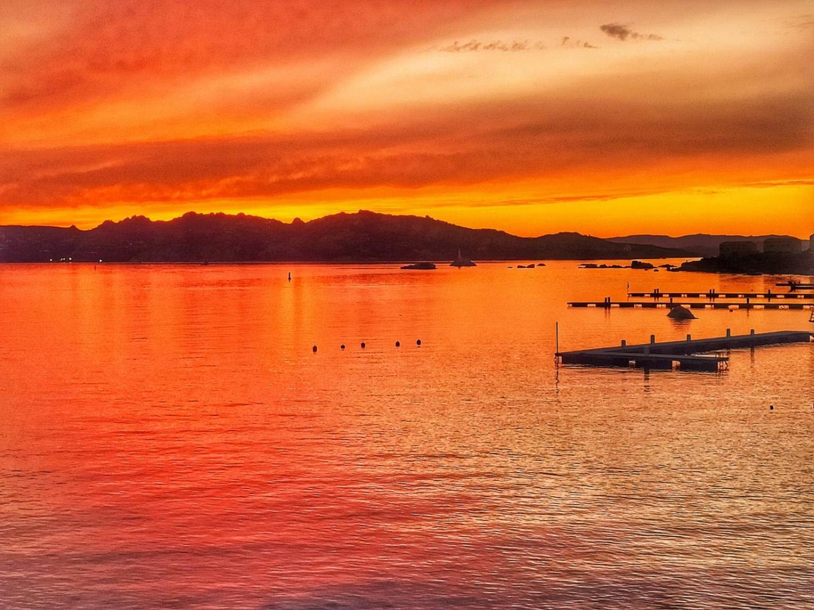 Appartamento Vista Mare A La Maddalena La Maddalena  Dış mekan fotoğraf
